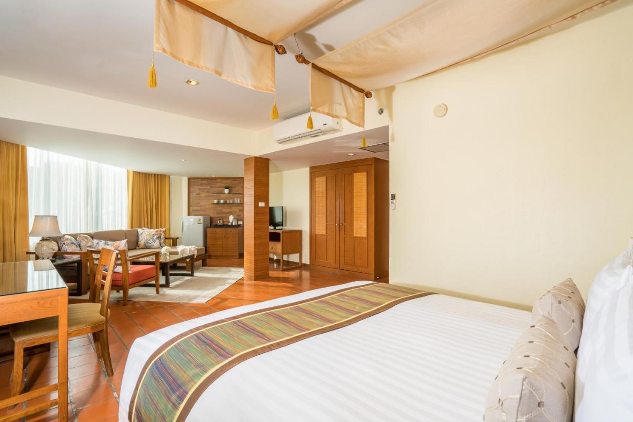 Cosy Beach Hotel - Sha Extra Plus Патая Екстериор снимка