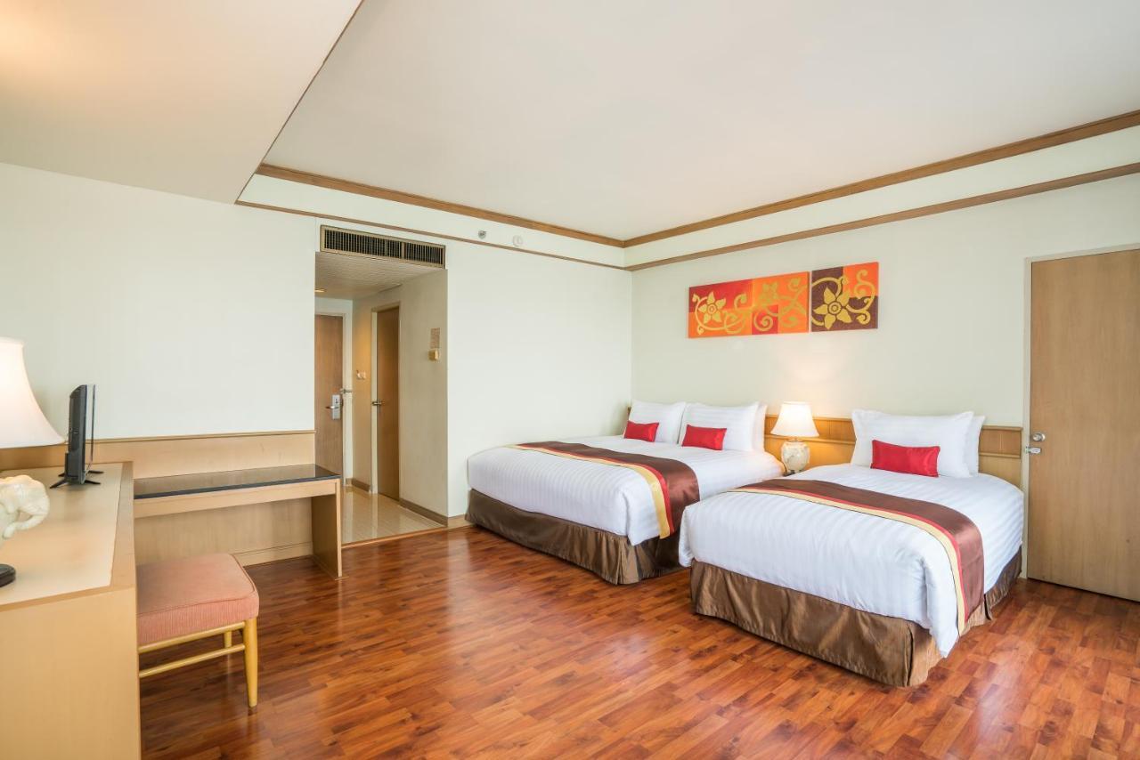 Cosy Beach Hotel - Sha Extra Plus Патая Екстериор снимка