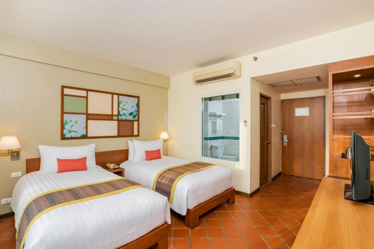 Cosy Beach Hotel - Sha Extra Plus Патая Екстериор снимка