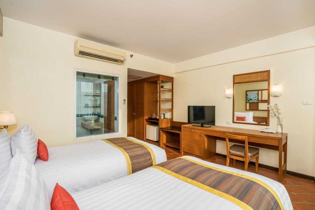 Cosy Beach Hotel - Sha Extra Plus Патая Екстериор снимка