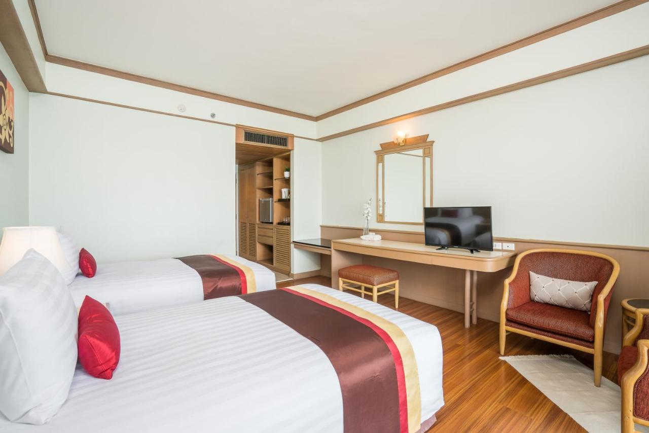 Cosy Beach Hotel - Sha Extra Plus Патая Екстериор снимка