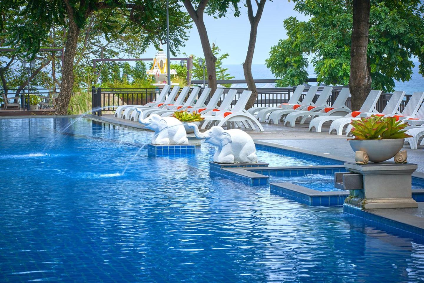 Cosy Beach Hotel - Sha Extra Plus Патая Екстериор снимка